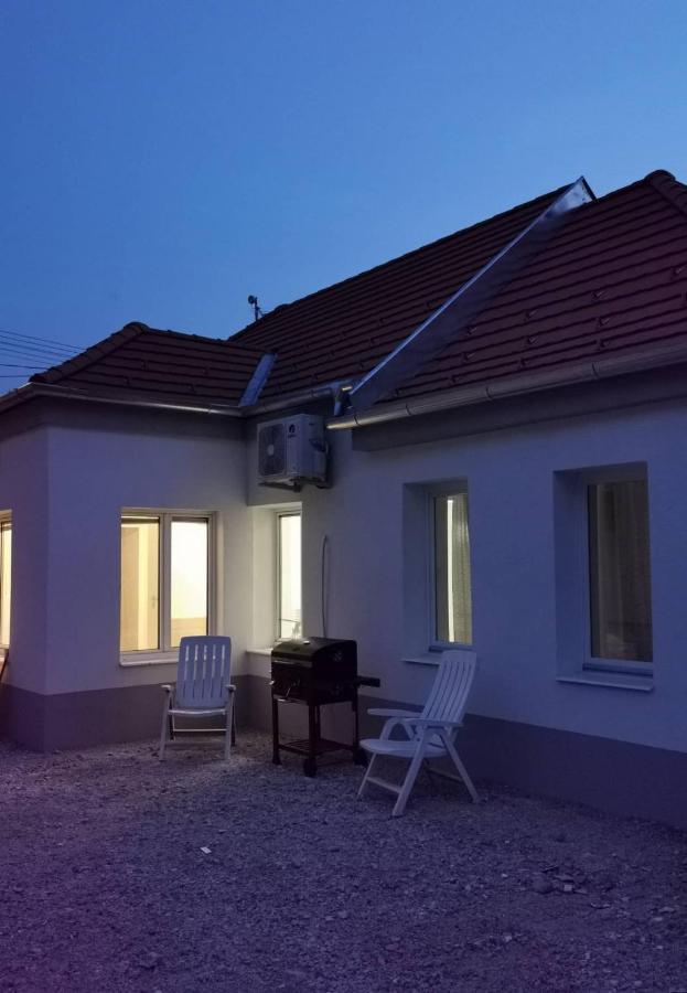 Tifani Apartman Keszthely Eksteriør billede